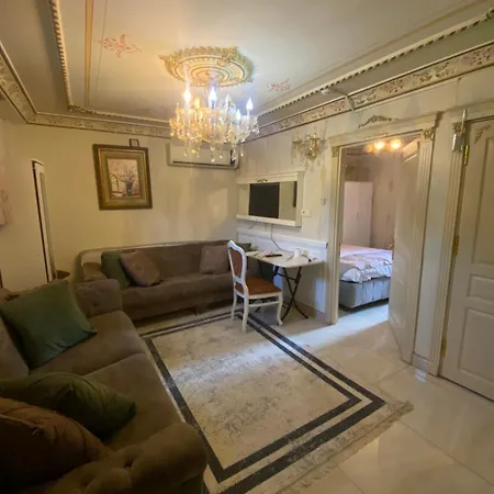 アパートホテル Mihri Hatun Suite 3*